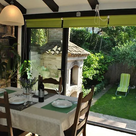 Old Town Uspon Daire